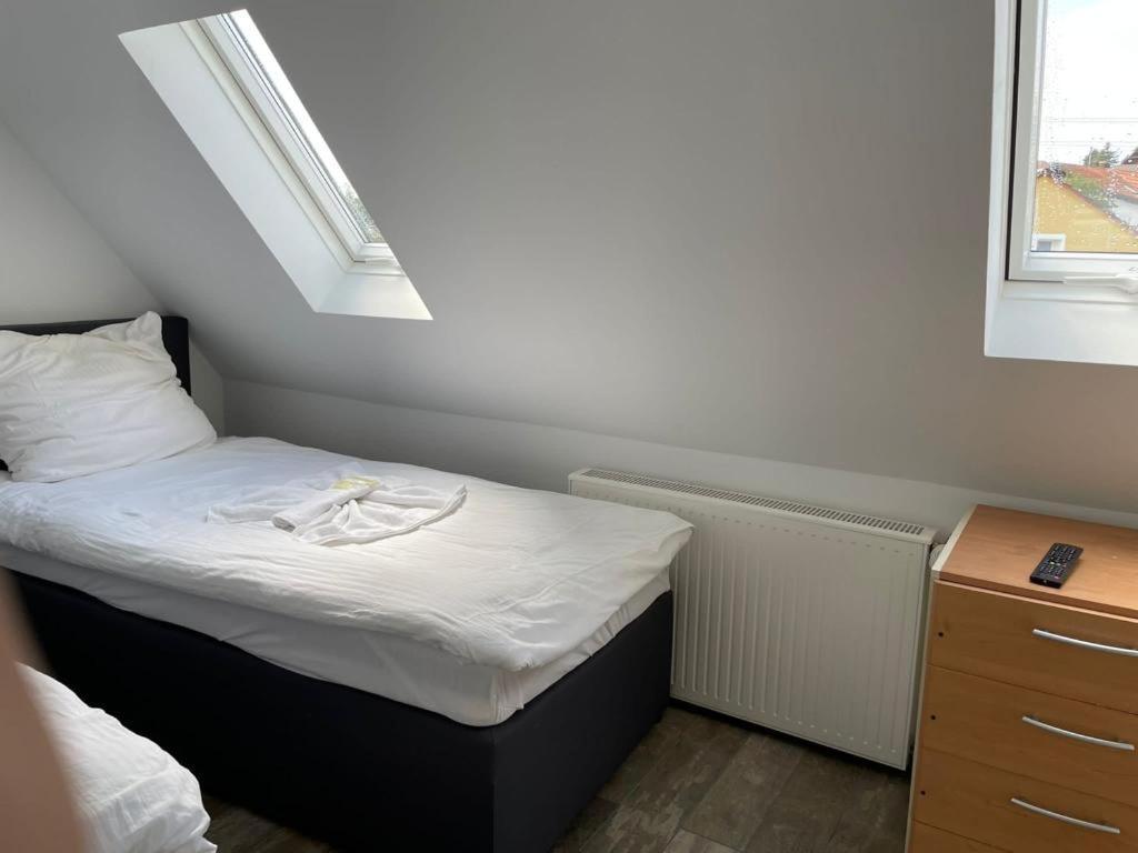 Hotel Gruener Baum Schömberg Esterno foto