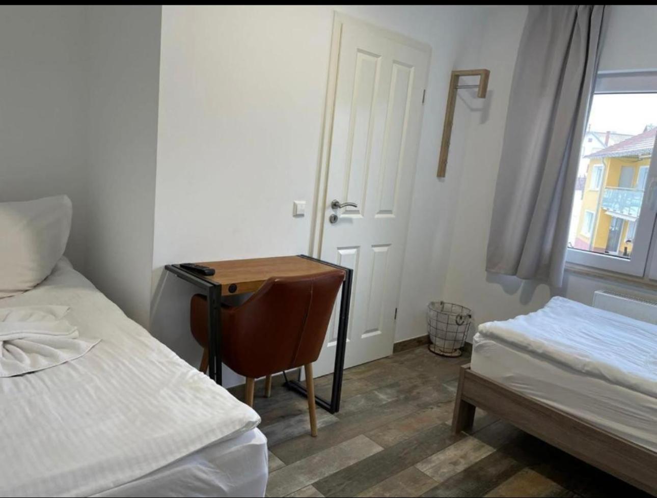 Hotel Gruener Baum Schömberg Esterno foto